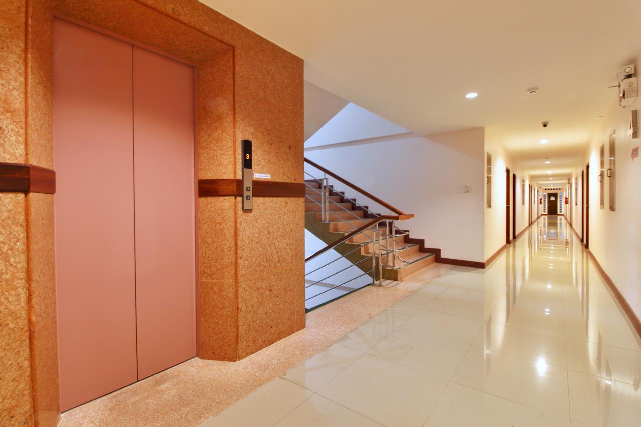 Jaroonsak Grand Hotel Trang Luaran gambar